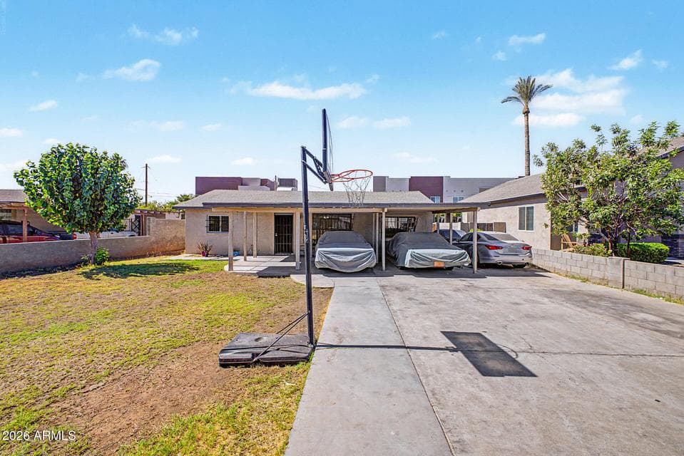 3915 E CHEERY LYNN Road, Phoenix, AZ 85018 — photo 1 of 34