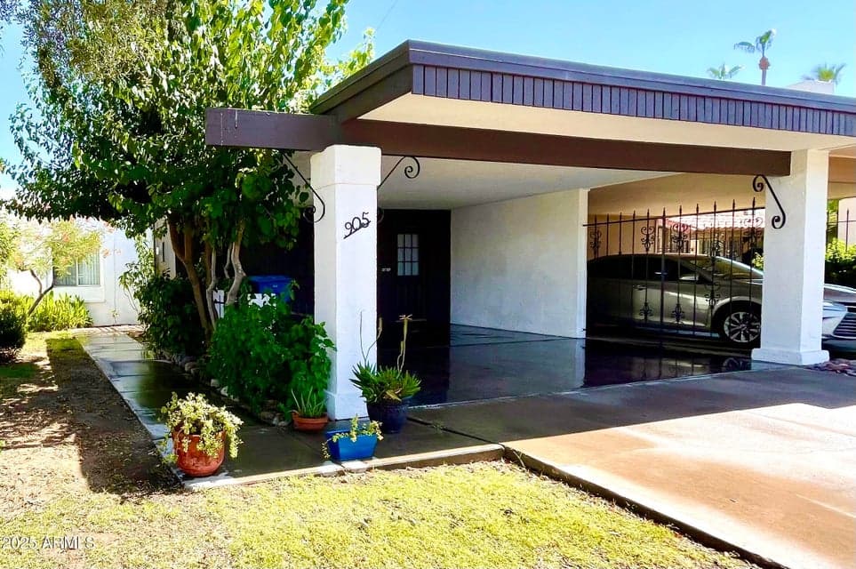 905 W SOLCITO Lane N/A, Phoenix, AZ 85013 — photo 1 of 19