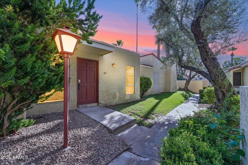 6540 N 7TH Avenue 38, Phoenix, AZ 85013 — photo 1 of 33