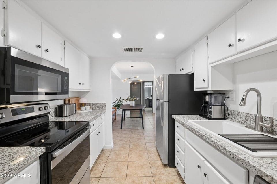 3825 E CAMELBACK Road E 186, Phoenix, AZ 85018 — photo 1 of 30