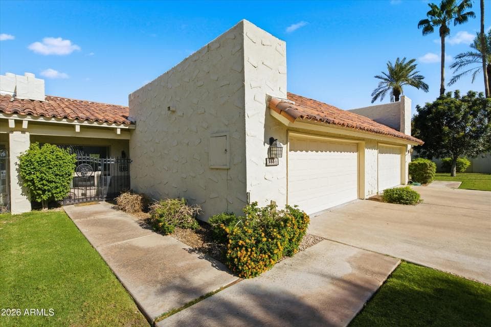 5558 N 71ST Street, Paradise Valley, AZ 85253 — photo 1 of 33