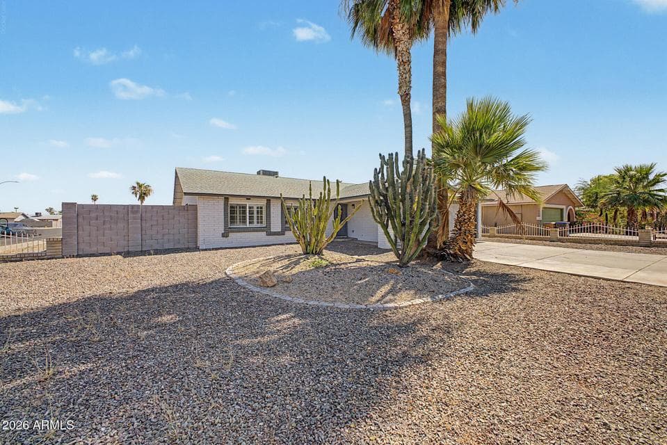 7244 W SUNNYSLOPE Lane, Peoria, AZ 85345 — photo 1 of 23