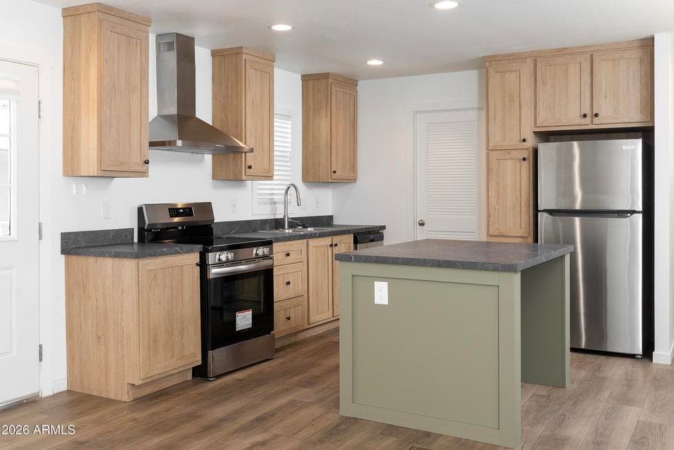 8601 N 71st Avenue 119, Glendale, AZ 85301 — photo 1 of 30