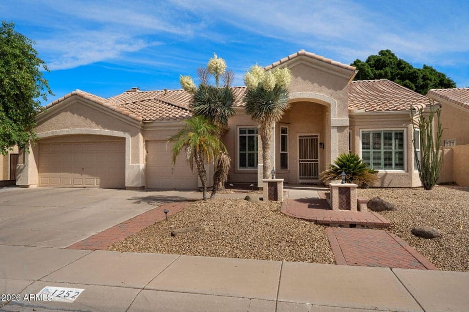 1252 W BRUCE Avenue, Gilbert, AZ 85233 — photo 1 of 17