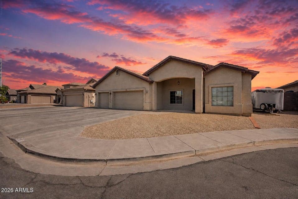 1117 W MICHIGAN Avenue, Phoenix, AZ 85023 — photo 1 of 19