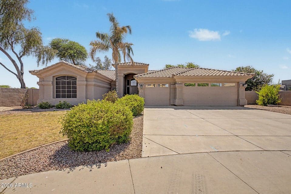 2160 S BOULDER Court, Gilbert, AZ 85295 — photo 1 of 34