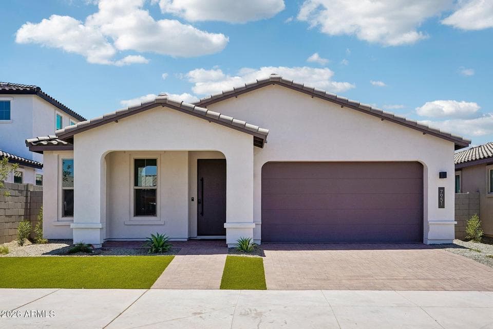 7951 W LOMA Lane, Peoria, AZ 85345 — photo 1 of 39