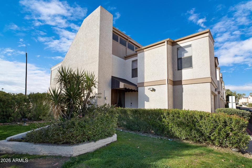 6502 N 10TH Place, Phoenix, AZ 85014 — photo 1 of 29