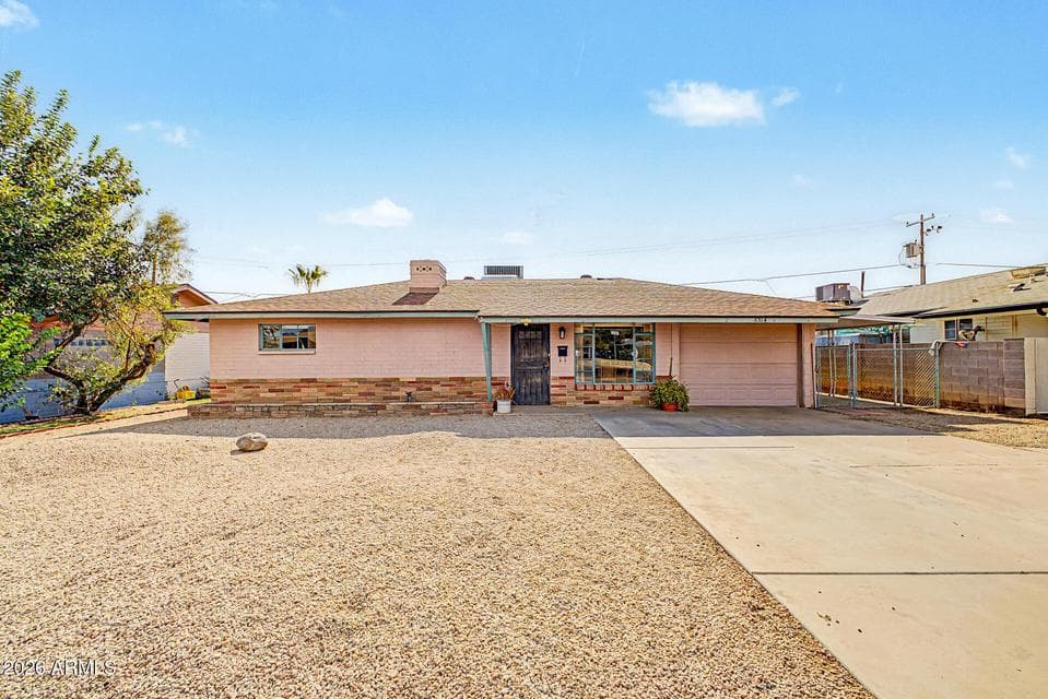 8514 N 8TH Street, Phoenix, AZ 85020 — photo 1 of 33