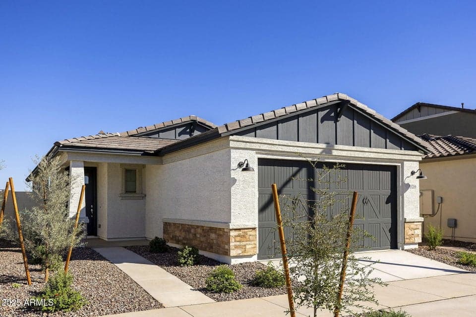 UPGRADED ELEVATION WITH STONE VENEER