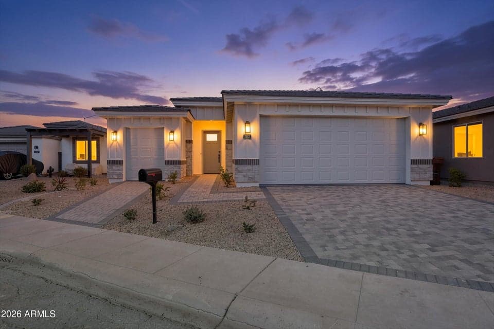 Completed new 3 bedroom, 2 bath, located in one of Mesa's premier retirement communities