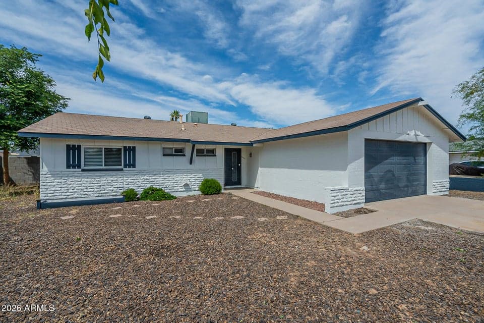 3232 E EMILE ZOLA Avenue, Phoenix, AZ 85032 — photo 1 of 37