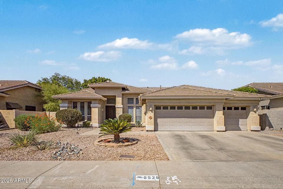 6528 W VIA MONTOYA Drive, Glendale, AZ 85310 — photo 1 of 42