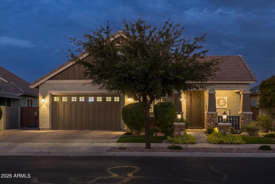 2935 S JEFFRY Street, Gilbert, AZ 85295 — photo 1 of 68