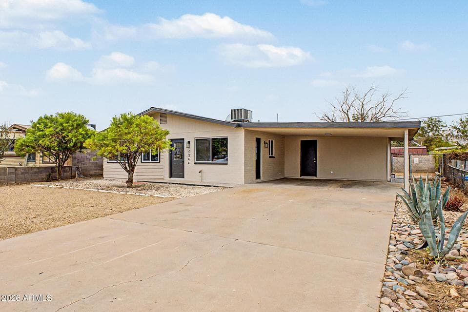 2344 W CHOLLA Street, Phoenix, AZ 85029 — photo 1 of 22