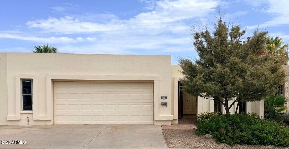 312 W LAGUNA Drive, Tempe, AZ 85282 — photo 1 of 30