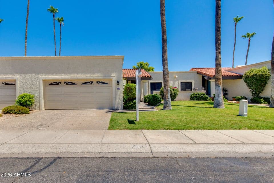 7263 N 6TH Way, Phoenix, AZ 85020 — photo 1 of 32