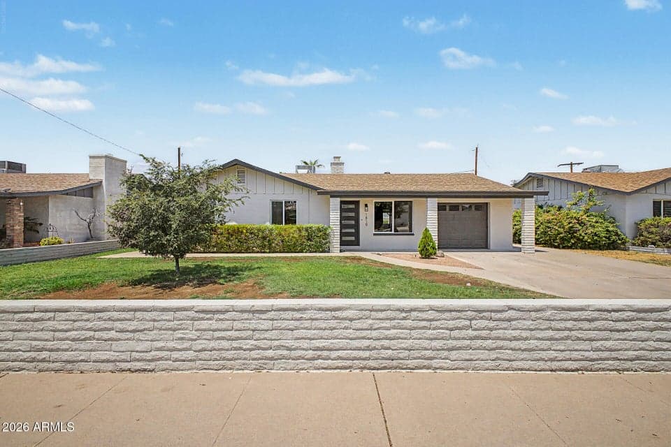 1818 W MORTEN Avenue, Phoenix, AZ 85021 — photo 1 of 29