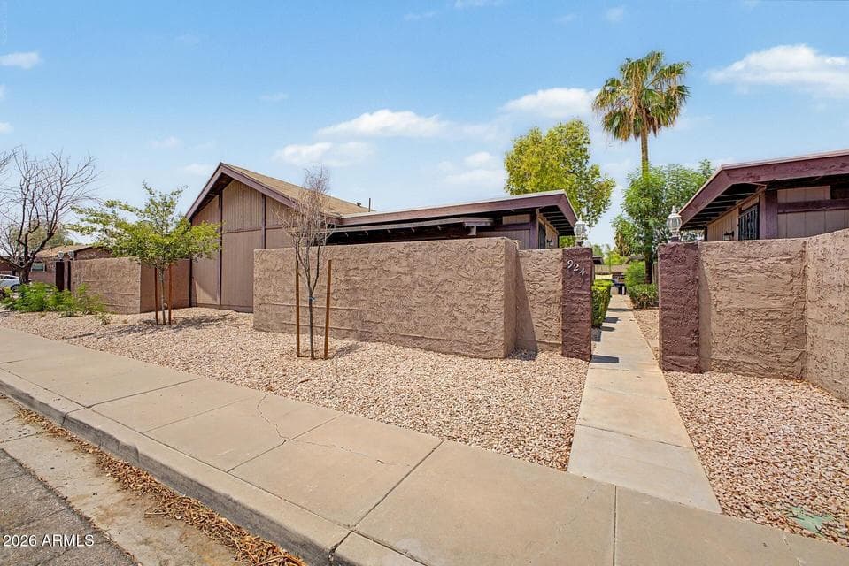 924 S HACIENDA Drive A, Tempe, AZ 85281 — photo 1 of 35