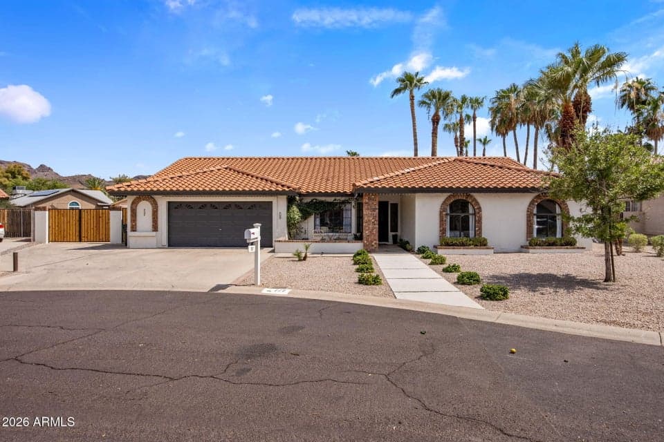Cul-de-sac living, curb appeal, and RV storage!