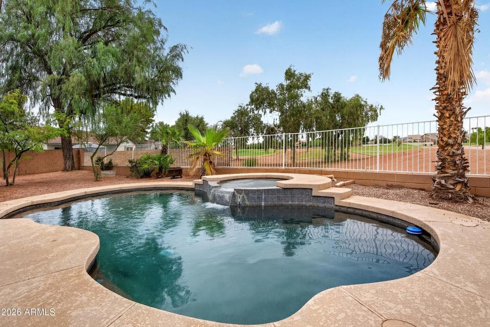 984 S Western Skies Gilbert, AZ 85296