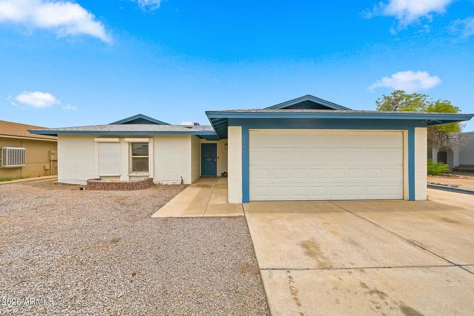 9219 N 55th Avenue, Glendale, AZ 85302 — photo 1 of 49