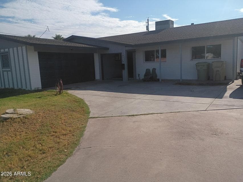 6310 N 46th Avenue, Glendale, AZ 85301 — photo 1 of 27