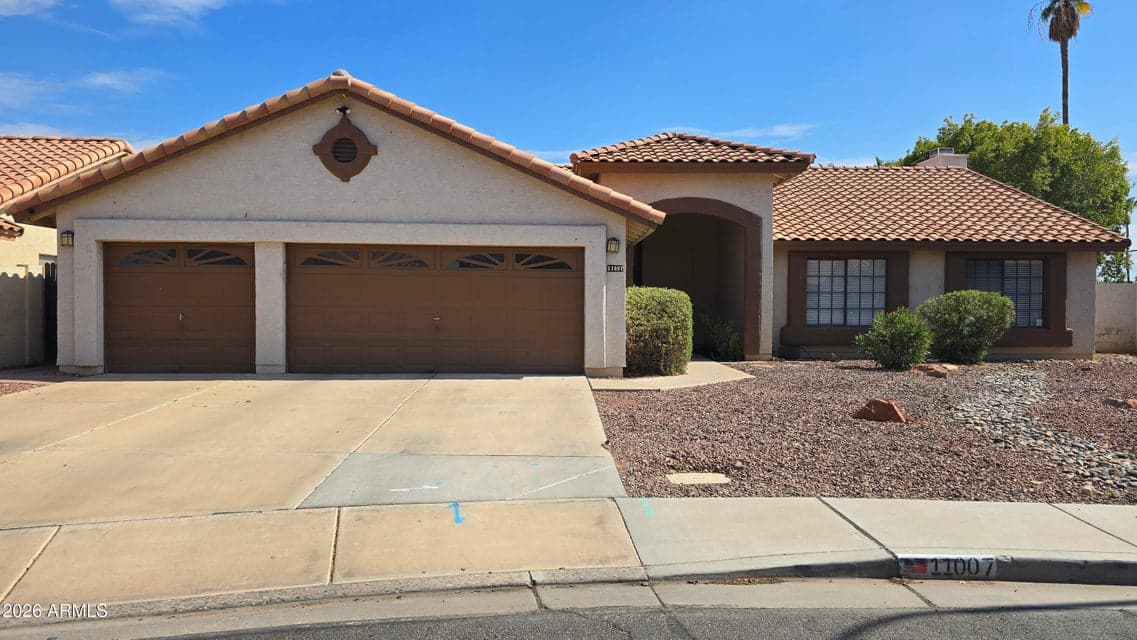 11007 W COTTONWOOD Lane, Avondale, AZ 85392 — photo 1 of 32