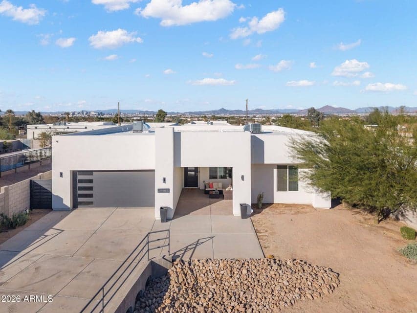 2252 E SOUTH MOUNTAIN Avenue, Phoenix, AZ 85042 — photo 1 of 50