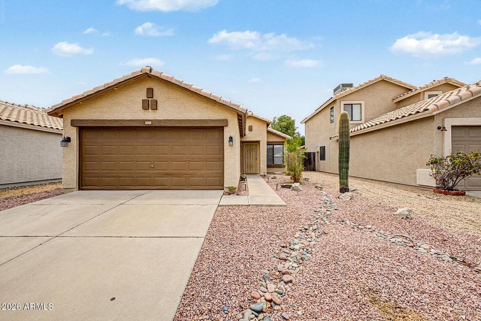 2111 E WILLIAMS Drive, Phoenix, AZ 85024 — photo 1 of 32