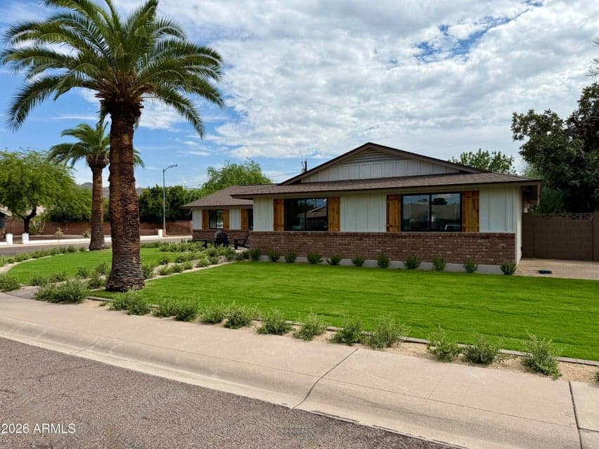 3341 E COCHISE Drive, Phoenix, AZ 85028 — photo 1 of 46