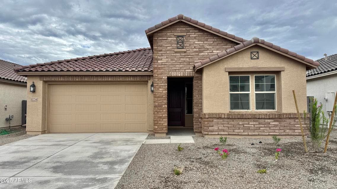 10214 W INDIANOLA Avenue, Avondale, AZ 85392 — photo 1 of 42