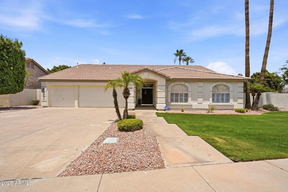 2540 E SAGEBRUSH Street, Gilbert, AZ 85296 — photo 1 of 40