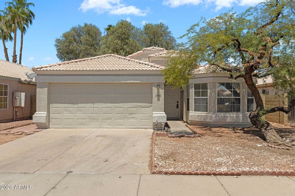 8950 W HOLLY Street, Phoenix, AZ 85037 — photo 1 of 32