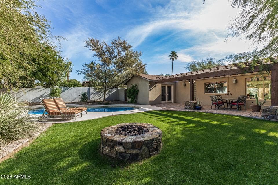 142 E VOLTAIRE Avenue, Phoenix, AZ 85022 — photo 1 of 35