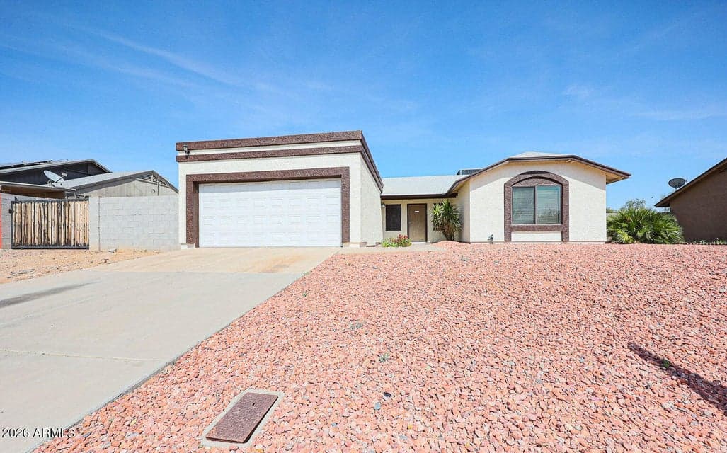 19201 N 7TH Drive, Phoenix, AZ 85027 — photo 1 of 8