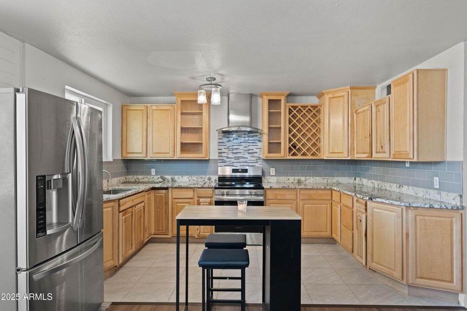 5802 N 61ST Drive, Glendale, AZ 85301 — photo 1 of 19