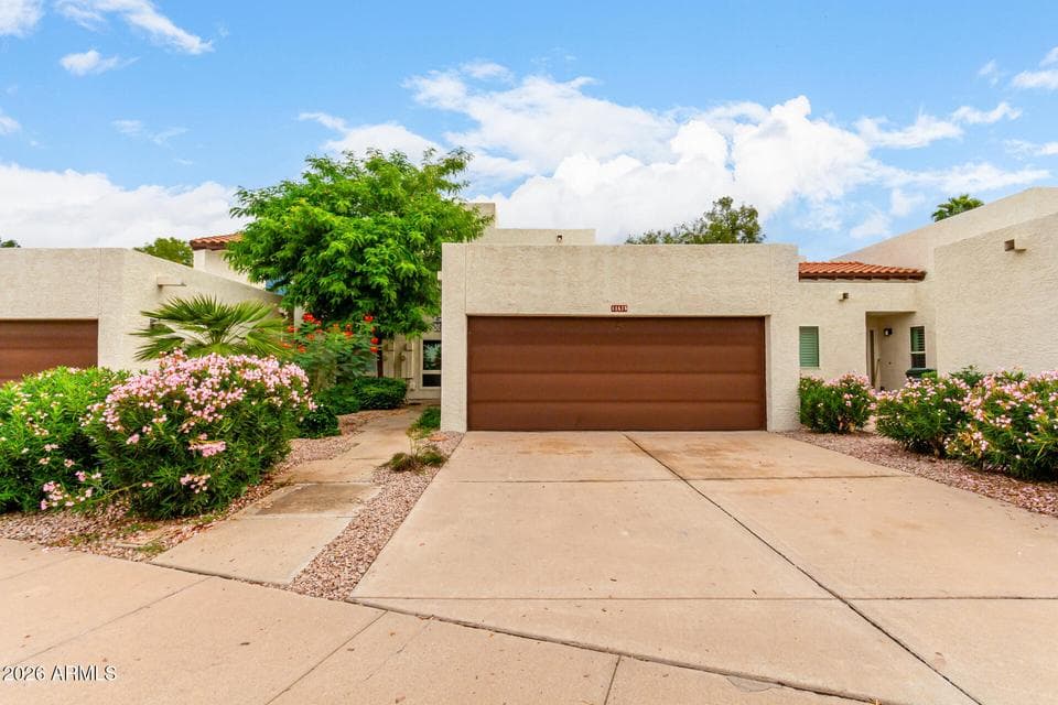 11615 N 40TH Way, Phoenix, AZ 85028 — photo 1 of 39