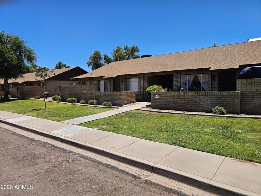35 W CONCORDA Drive 104, Tempe, AZ 85282 — photo 1 of 19