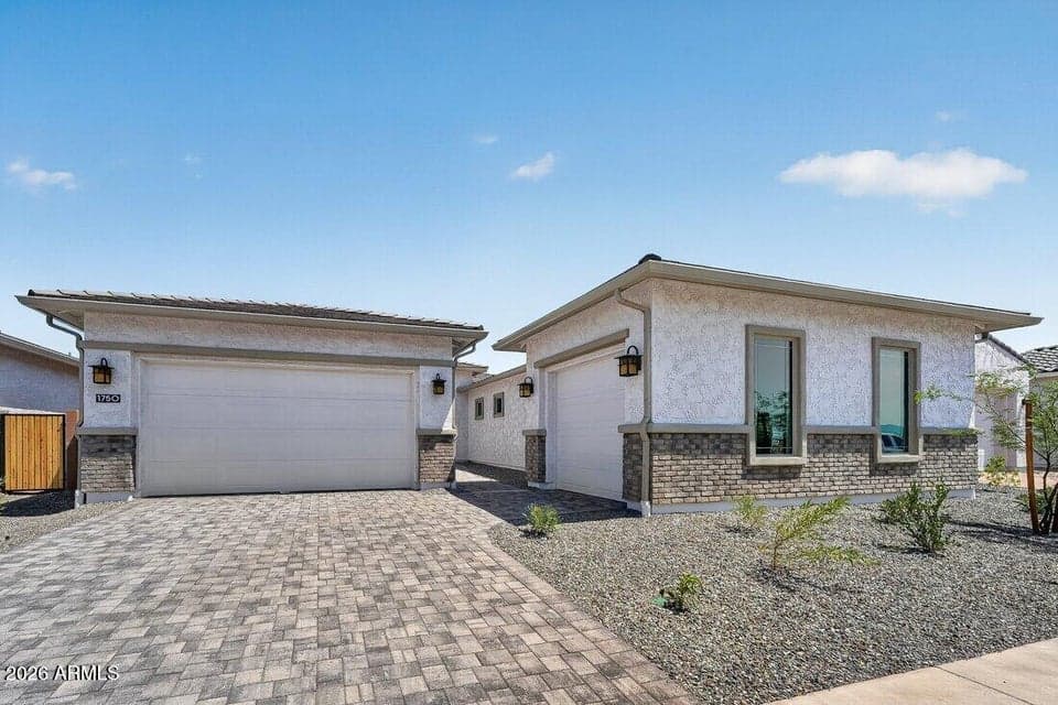 1750 E Duane Lane ~ Ready Now
