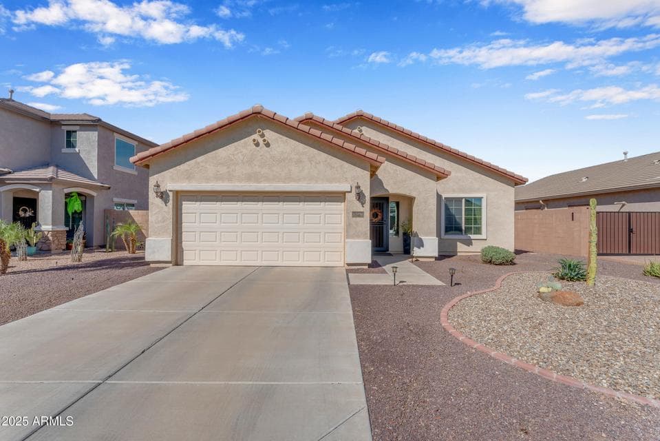 Welcome Home to 10938 E SOMBRA CIR, Mesa, AZ 85212