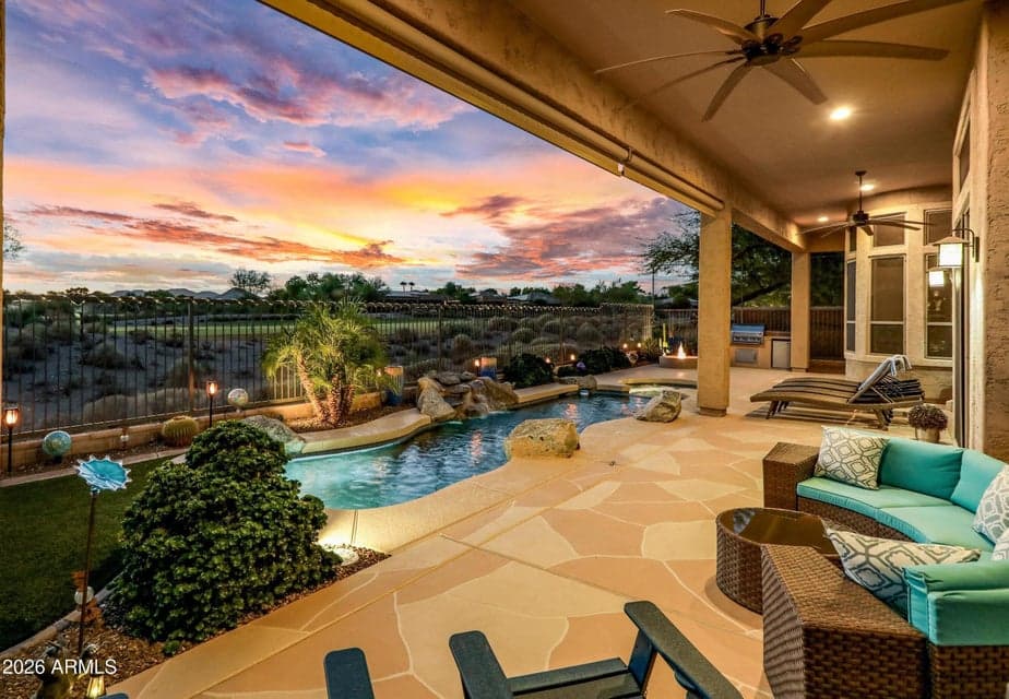 STUNNING RESORT BACKYARD