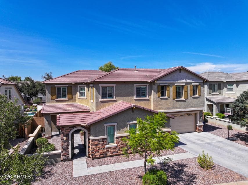 Gorgeous two-story home in Sossaman Estates