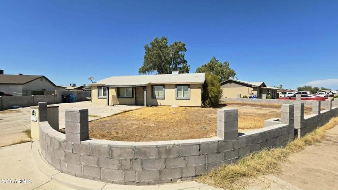 8220 W MEADOWBROOK Avenue, Phoenix, AZ 85033 — photo 1 of 18