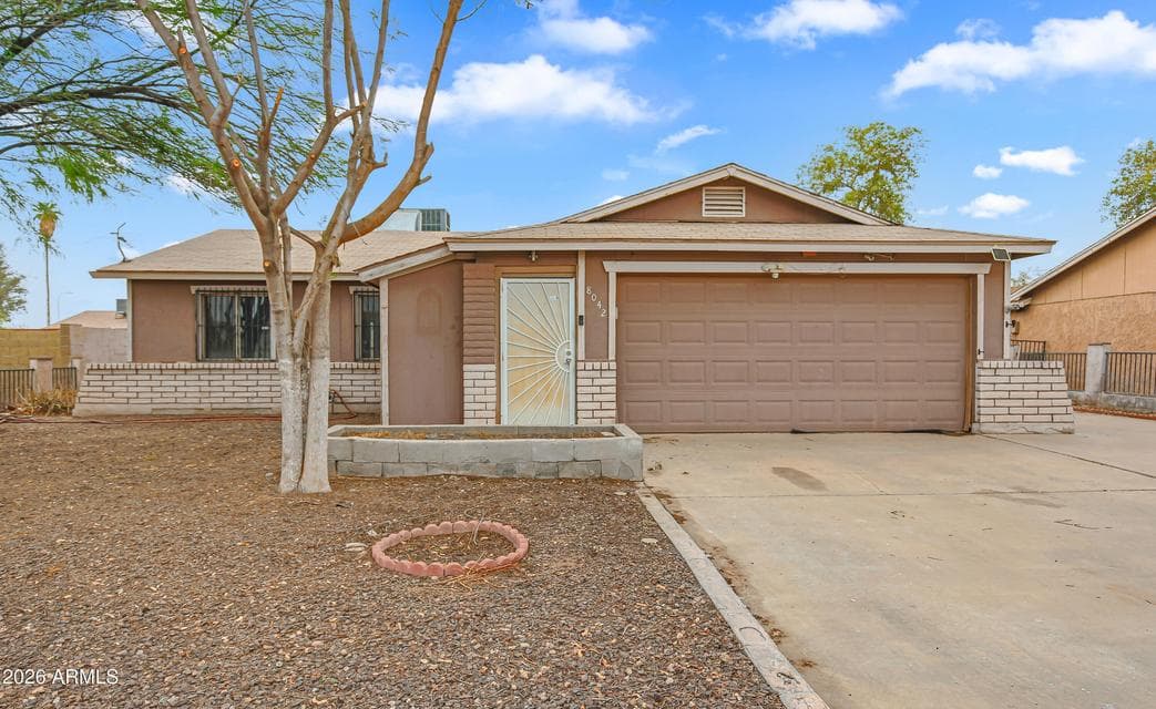 8042 W ELM Street, Phoenix, AZ 85033 — photo 1 of 35