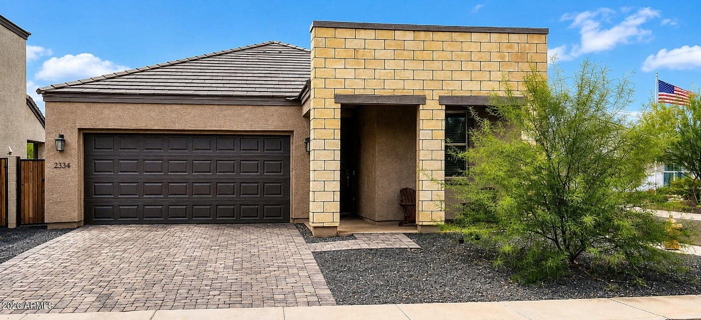 2334 E LEVI Drive, Phoenix, AZ 85040 — photo 1 of 35
