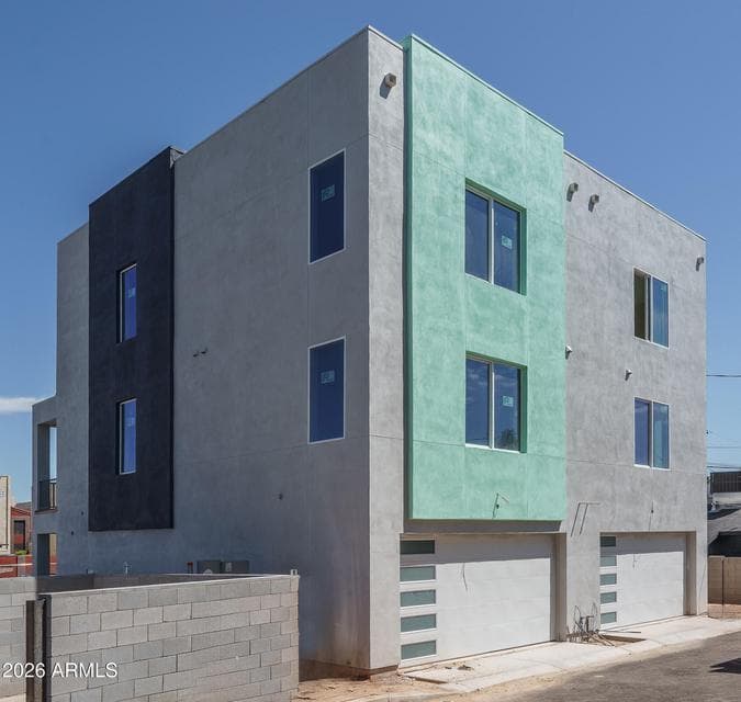 2601 E CLARENDON Avenue 19, Phoenix, AZ 85016 — photo 1 of 39