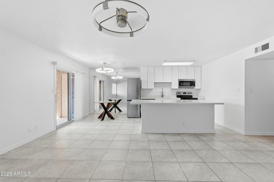 5525 E Thomas Road Unit G7, Phoenix, AZ 85018 — photo 1 of 31