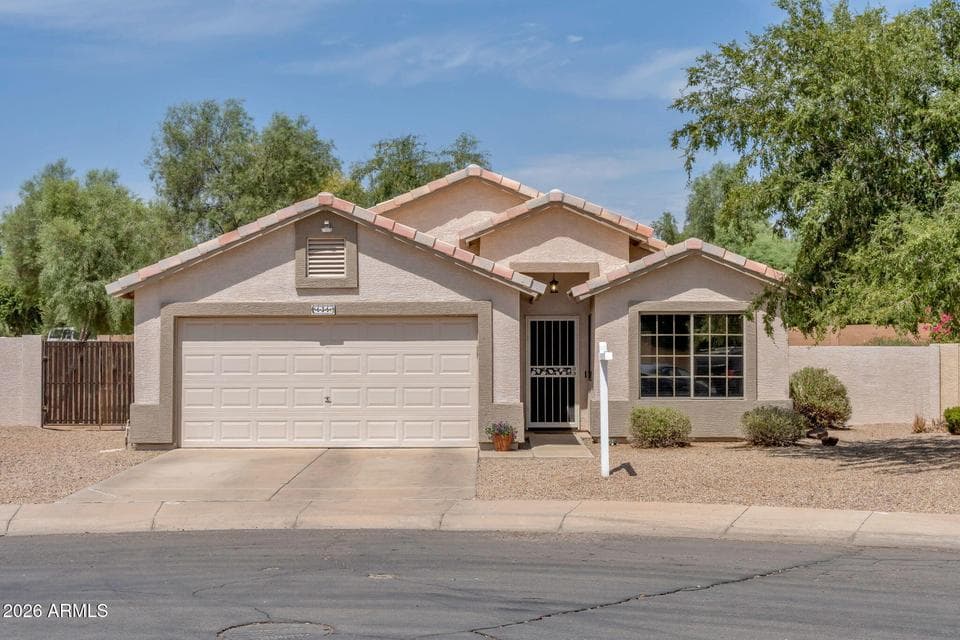 636 W DUBLIN Street, Gilbert, AZ 85233 — photo 1 of 30