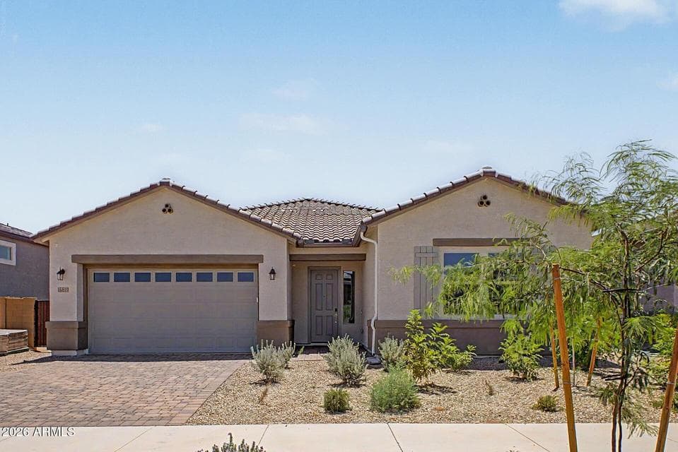 15819 W DESERT HOLLOW Drive, Surprise, AZ 85387 — photo 1 of 40